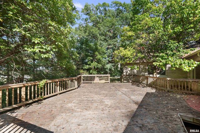 660 18TH Avenue, East Moline, IL 61244