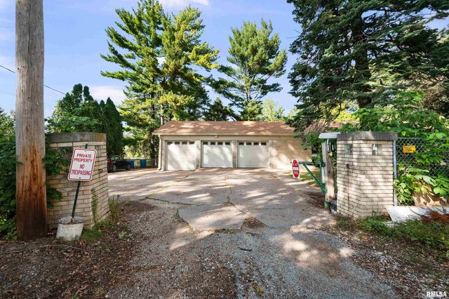 660 18TH Avenue, East Moline, IL 61244