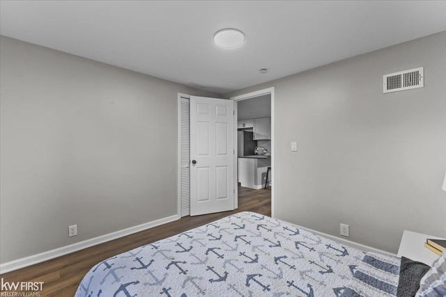 7205 Williams Lake Road, Waterford, MI 48329