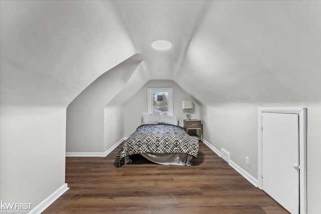 7205 Williams Lake Road, Waterford, MI 48329