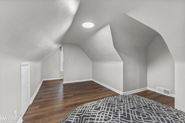 7205 Williams Lake Road, Waterford, MI 48329