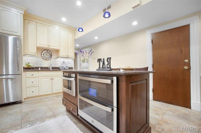 4 N Kingshighway Boulevard 4D, St Louis, MO 63108