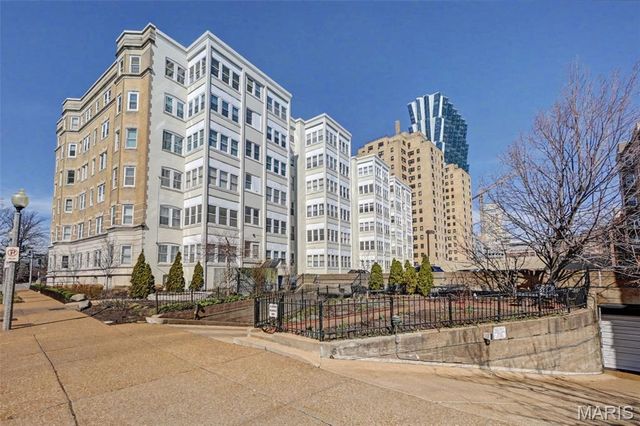 4 N Kingshighway Boulevard 4D, St Louis, MO 63108