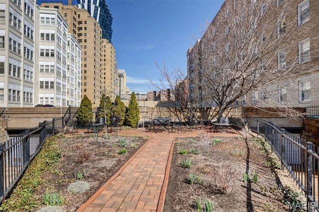 4 N Kingshighway Boulevard 4D, St Louis, MO 63108