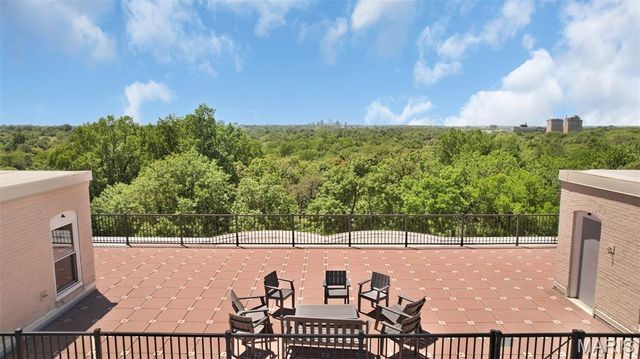 4 N Kingshighway Boulevard 4D, St Louis, MO 63108