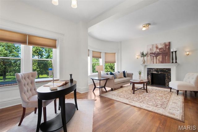 4 N Kingshighway Boulevard 4D, St Louis, MO 63108