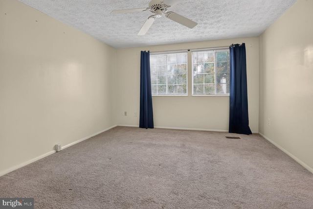 7988 TYSON OAKS CIR, Vienna, VA 22182