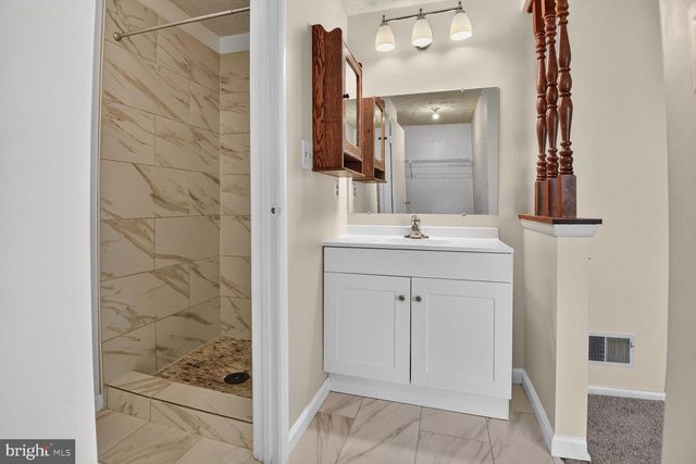7988 TYSON OAKS CIR, Vienna, VA 22182