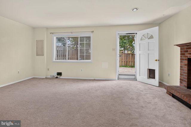 7988 TYSON OAKS CIR, Vienna, VA 22182