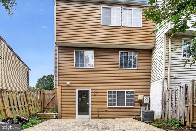 7988 TYSON OAKS CIR, Vienna, VA 22182