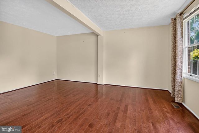 7988 TYSON OAKS CIR, Vienna, VA 22182