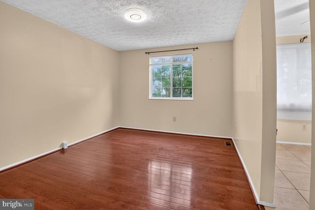 7988 TYSON OAKS CIR, Vienna, VA 22182
