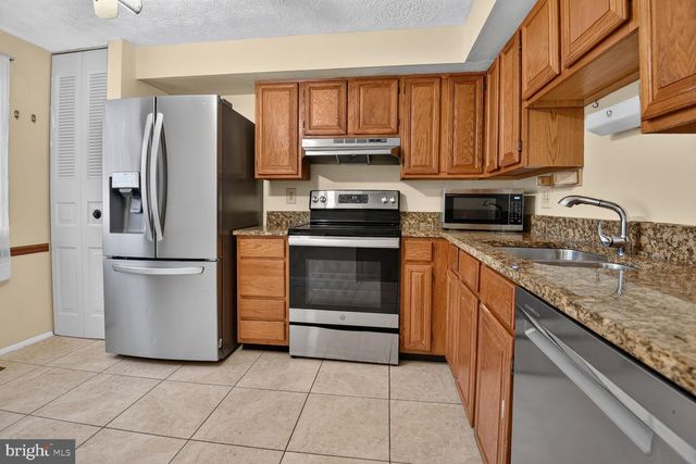 7988 TYSON OAKS CIR, Vienna, VA 22182