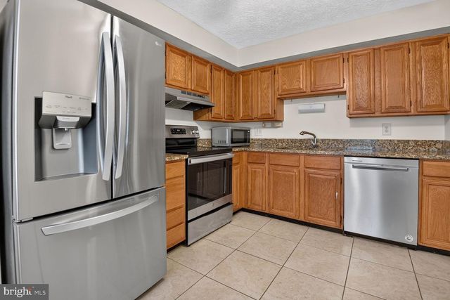 7988 TYSON OAKS CIR, Vienna, VA 22182