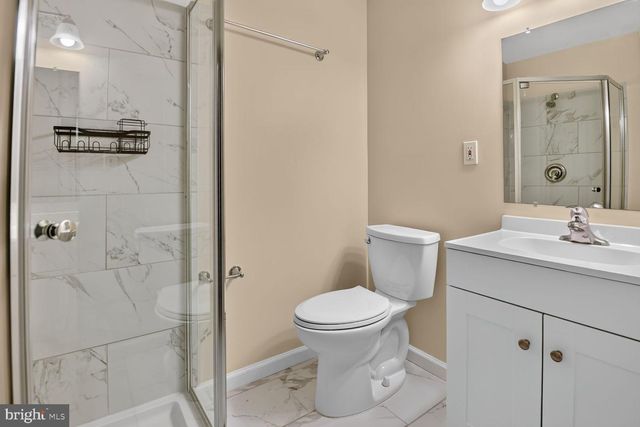 7988 TYSON OAKS CIR, Vienna, VA 22182