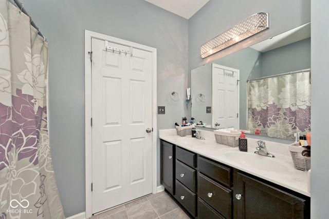 2418 Ashton Lane, Greenwood, IN 46143