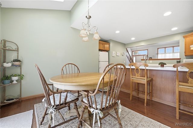 93 Carla Lane, West Seneca, NY 14224