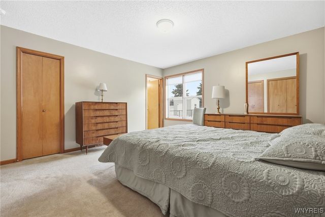 93 Carla Lane, West Seneca, NY 14224