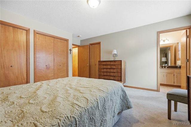 93 Carla Lane, West Seneca, NY 14224