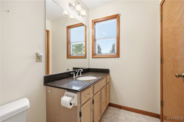 93 Carla Lane, West Seneca, NY 14224