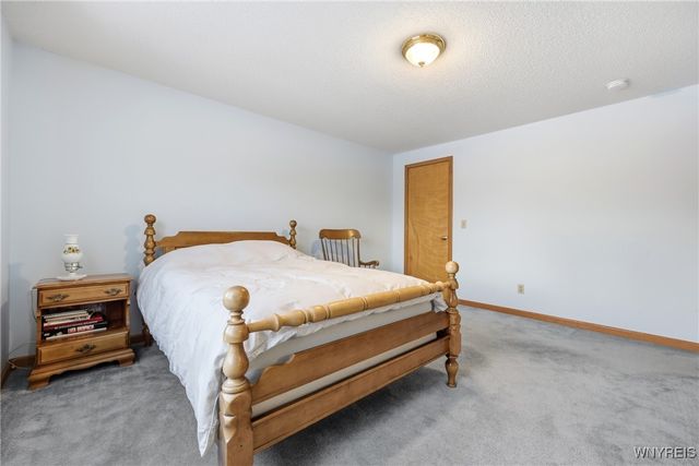 93 Carla Lane, West Seneca, NY 14224