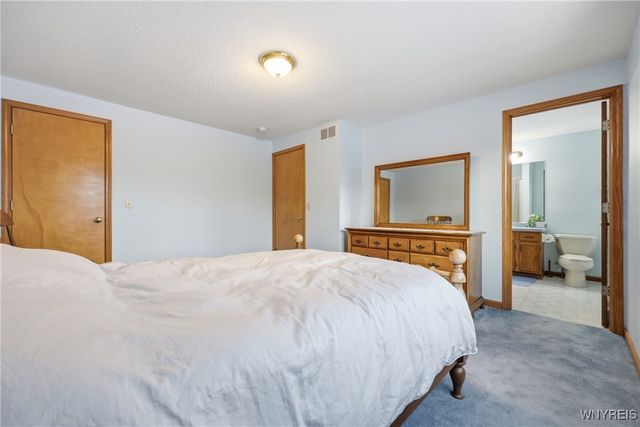 93 Carla Lane, West Seneca, NY 14224