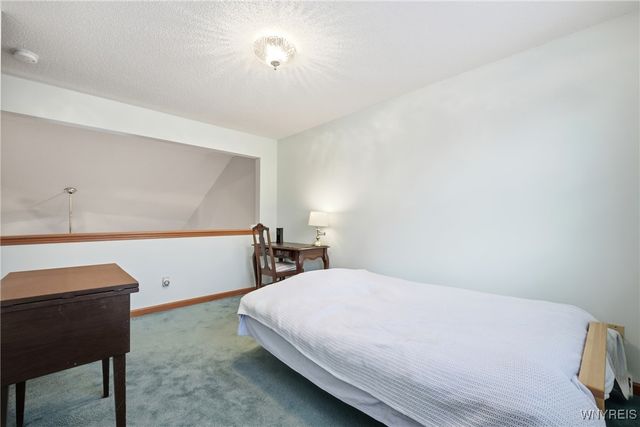 93 Carla Lane, West Seneca, NY 14224