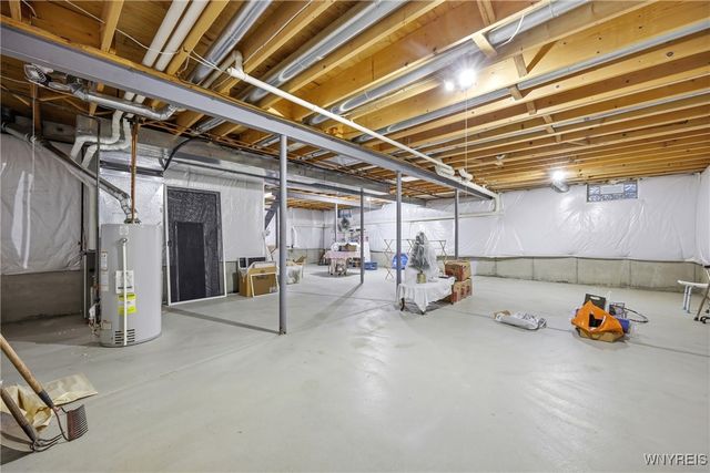 93 Carla Lane, West Seneca, NY 14224