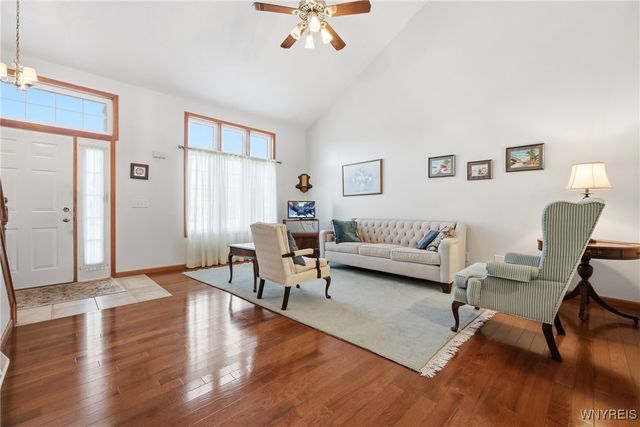 93 Carla Lane, West Seneca, NY 14224