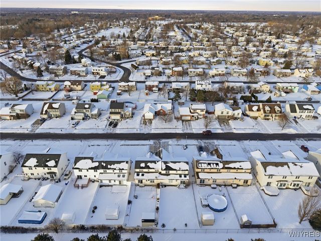 93 Carla Lane, West Seneca, NY 14224