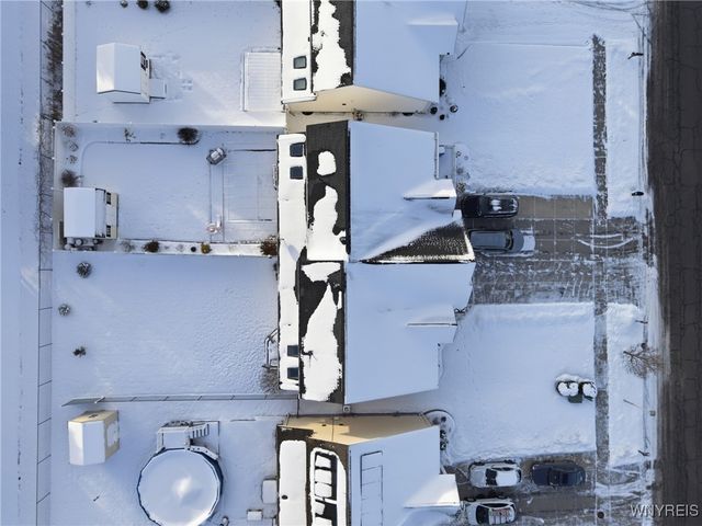 93 Carla Lane, West Seneca, NY 14224