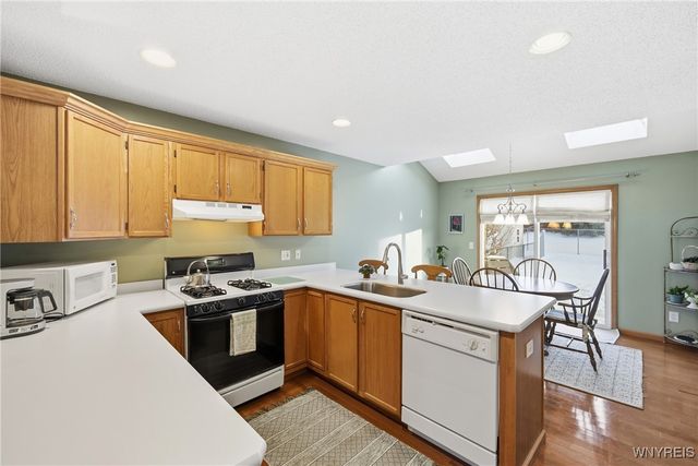 93 Carla Lane, West Seneca, NY 14224