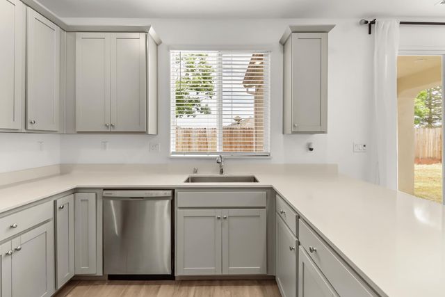 8823 Spencerport Dr, Sacramento, CA 95829