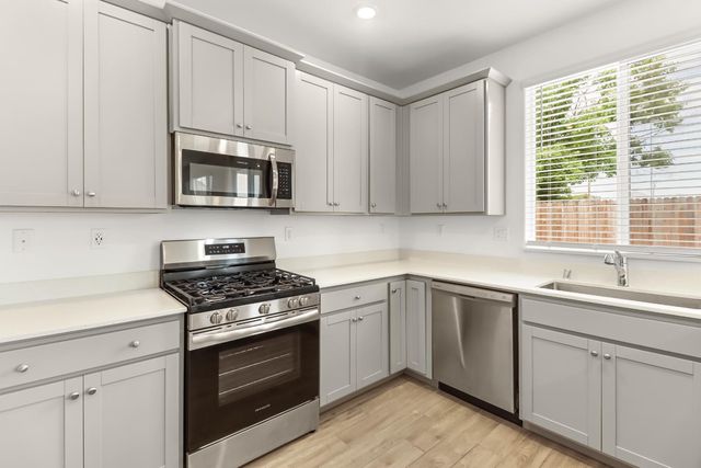 8823 Spencerport Dr, Sacramento, CA 95829