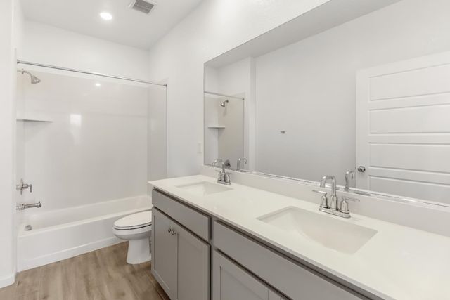 8823 Spencerport Dr, Sacramento, CA 95829