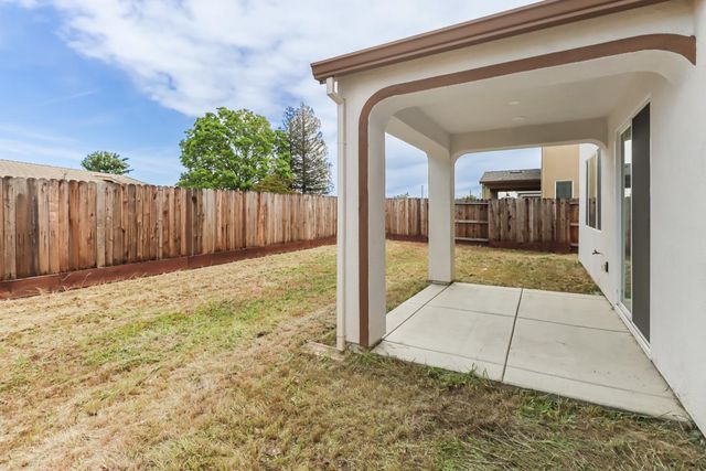 8823 Spencerport Dr, Sacramento, CA 95829