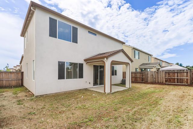 8823 Spencerport Dr, Sacramento, CA 95829