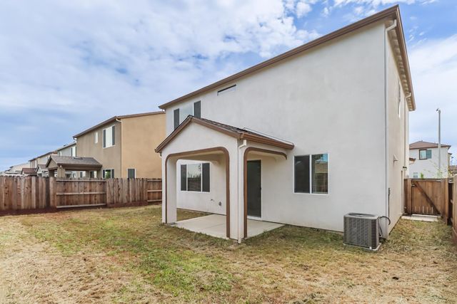 8823 Spencerport Dr, Sacramento, CA 95829