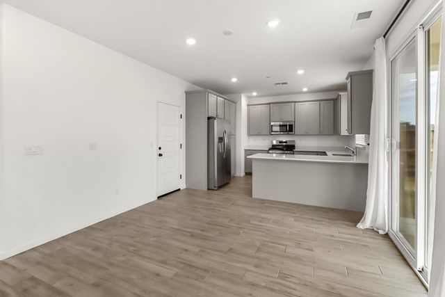 8823 Spencerport Dr, Sacramento, CA 95829