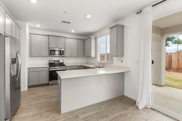 8823 Spencerport Dr, Sacramento, CA 95829