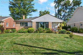 18474 Beverly Road, Beverly Hills Village, MI 48025