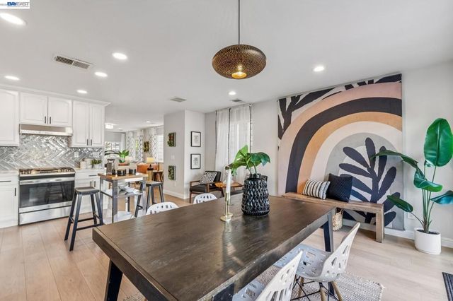 2431 LINDEN STREET, Oakland, CA 94607