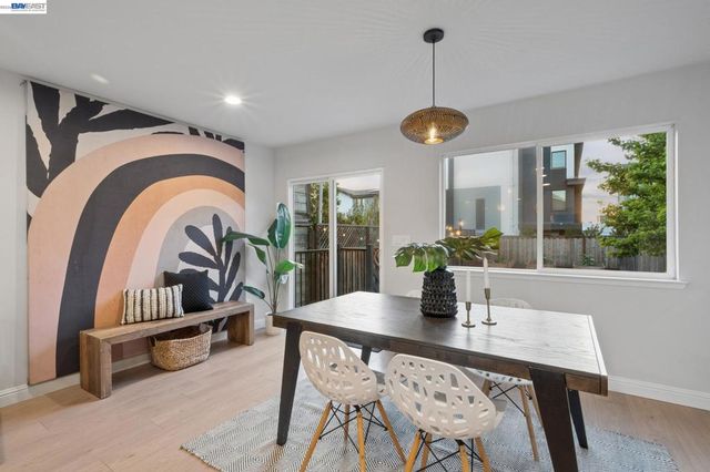 2431 LINDEN STREET, Oakland, CA 94607