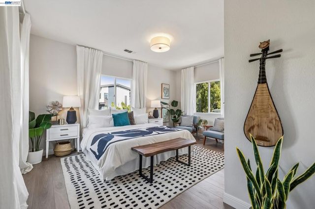 2431 LINDEN STREET, Oakland, CA 94607