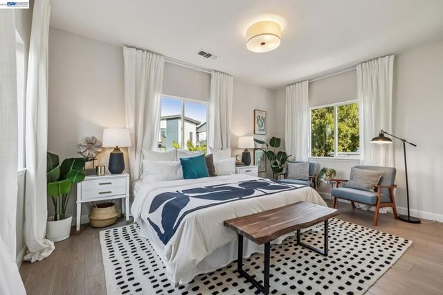 2431 LINDEN STREET, Oakland, CA 94607