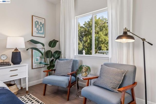 2431 LINDEN STREET, Oakland, CA 94607