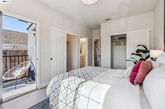 2431 LINDEN STREET, Oakland, CA 94607