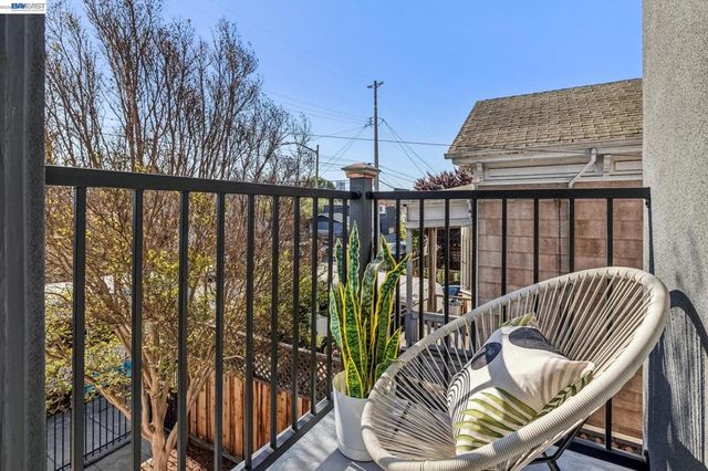 2431 LINDEN STREET, Oakland, CA 94607