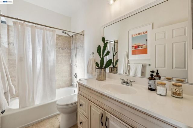 2431 LINDEN STREET, Oakland, CA 94607