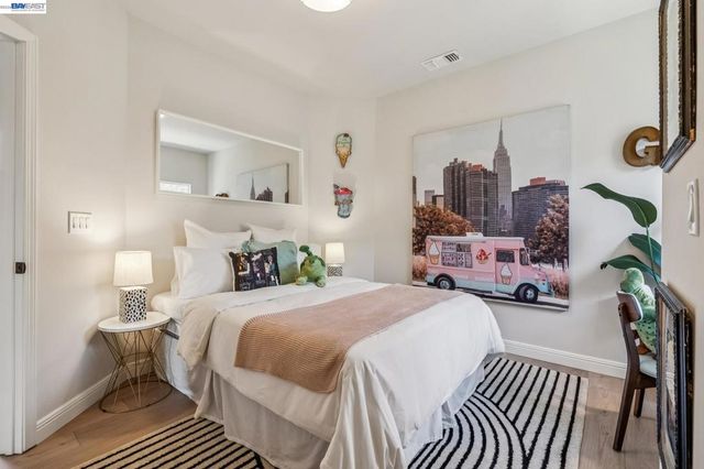 2431 LINDEN STREET, Oakland, CA 94607